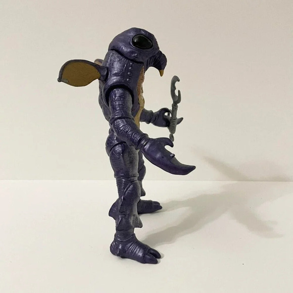 1993 Bandai Mighty Morphin Power Rangers Guitardo Alien Purple Fly Action Figure - Picture 3 of 16